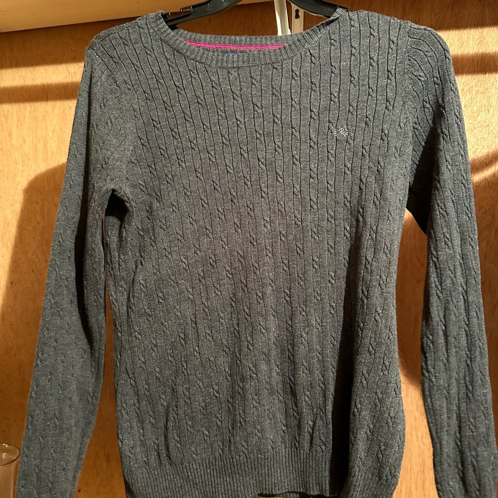 Medium Izod cabled women's sweater. Grey.